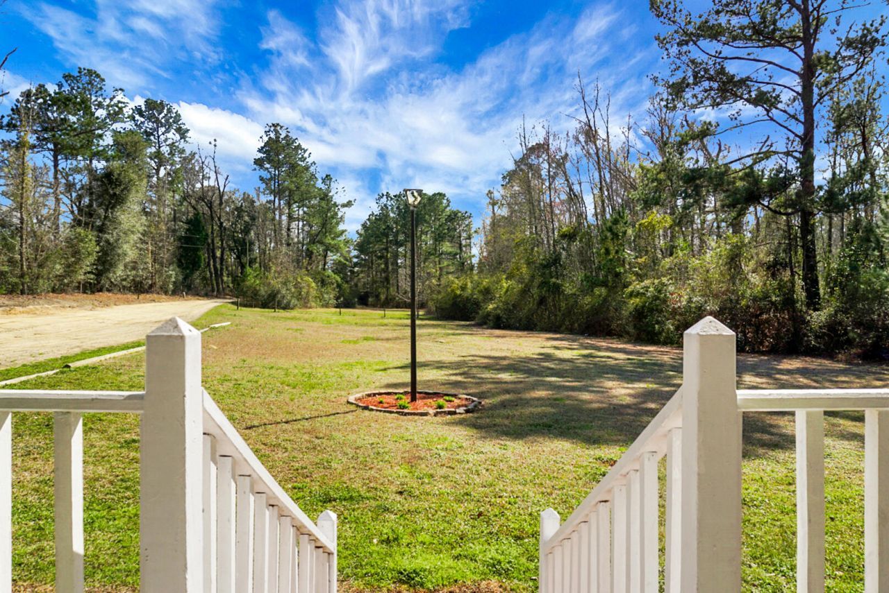 129 Melrose Place Photo 24