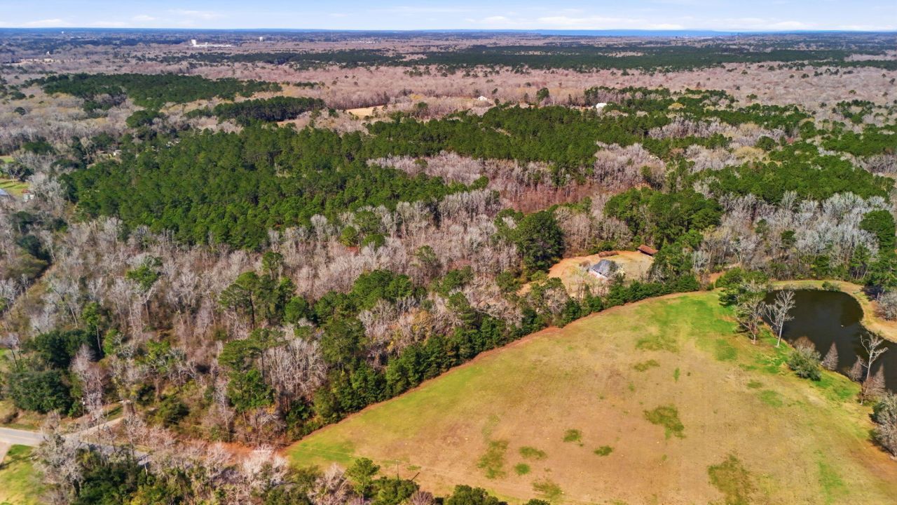 129 Melrose Place Photo 33