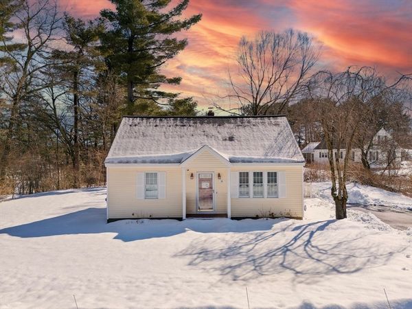 11 Joyce St, Chelmsford, MA 01824