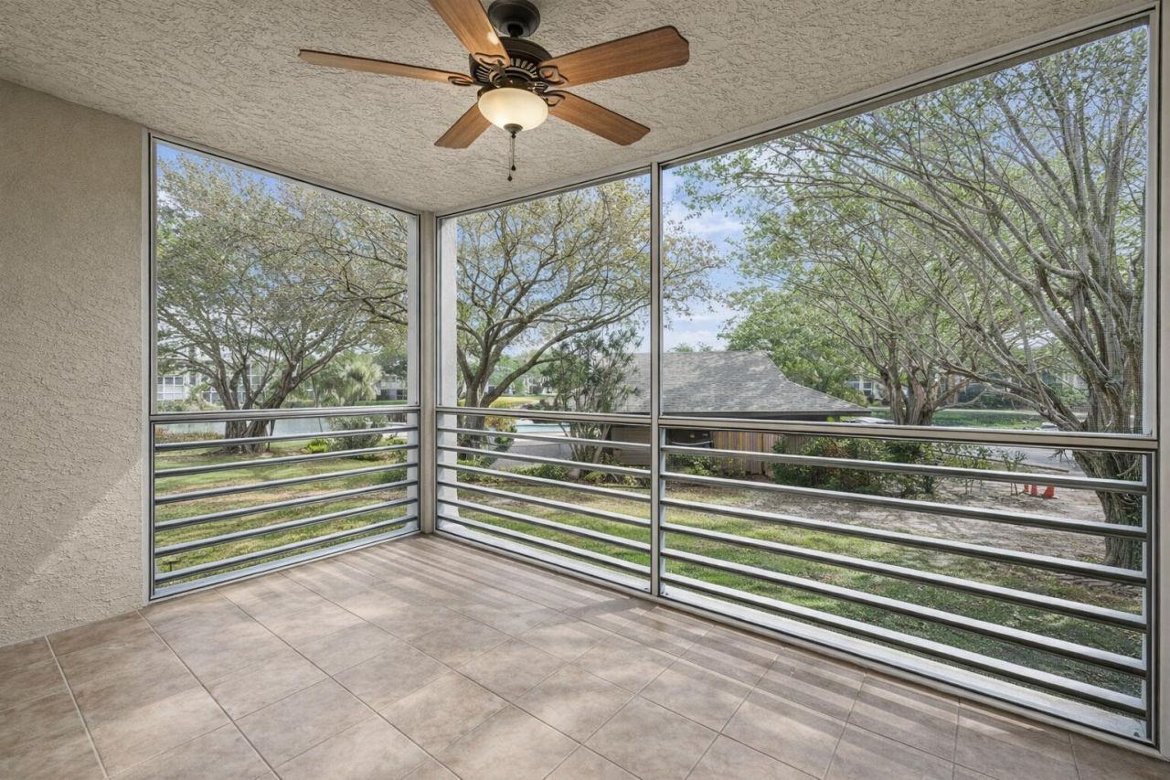 9340 Lagoon Place, Unit 206, Davie, FL 33324 Photo