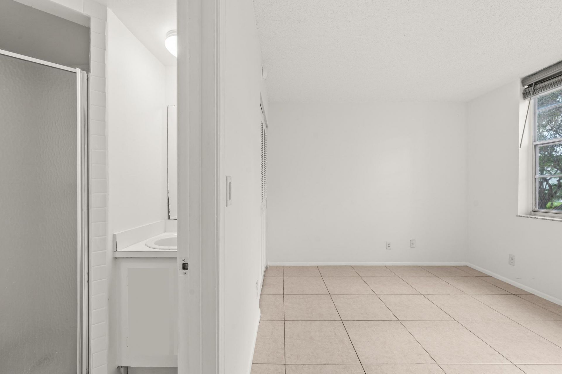 9340 Lagoon Place, Unit 206, Davie, FL 33324 Photo