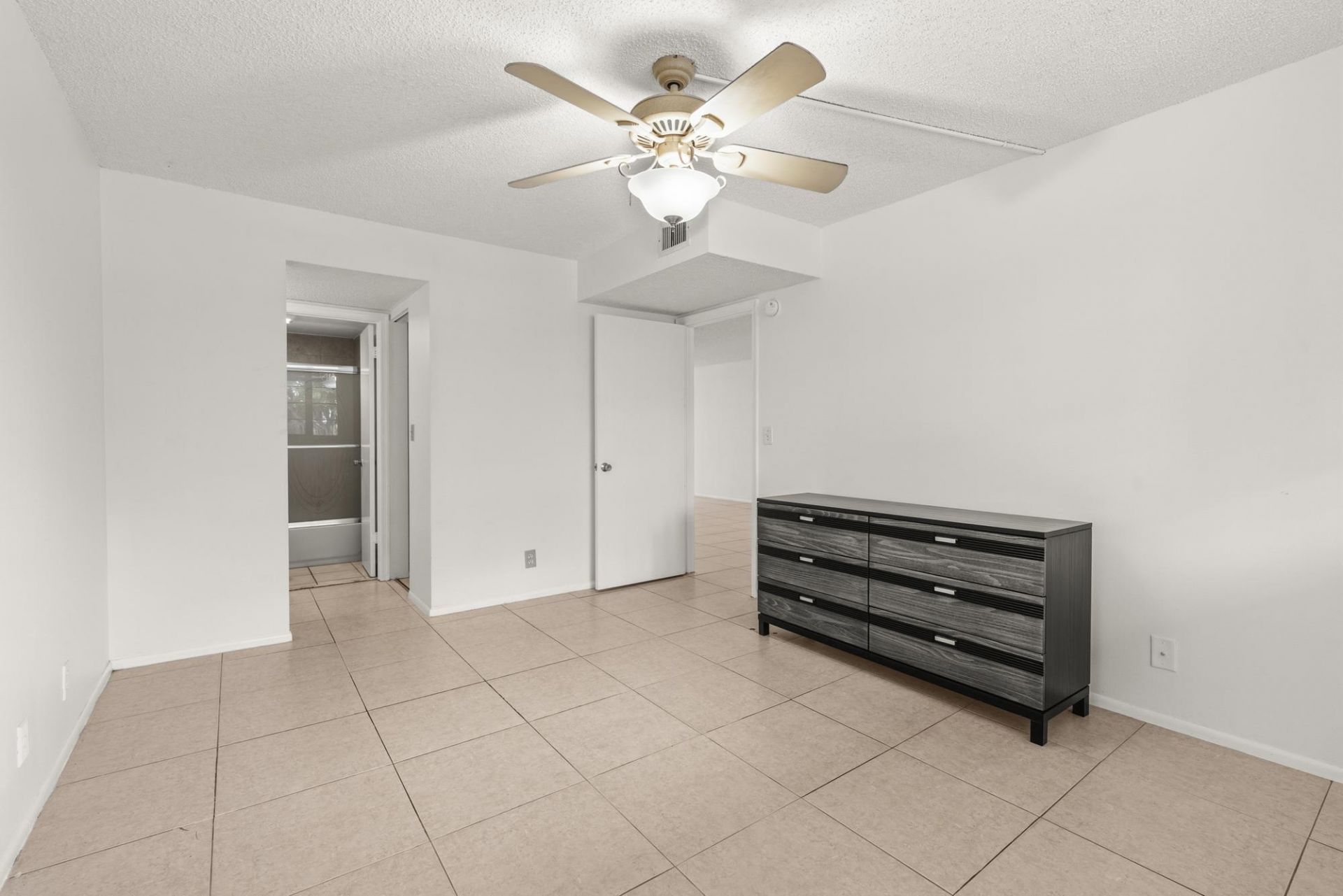9340 Lagoon Place, Unit 206, Davie, FL 33324 Photo