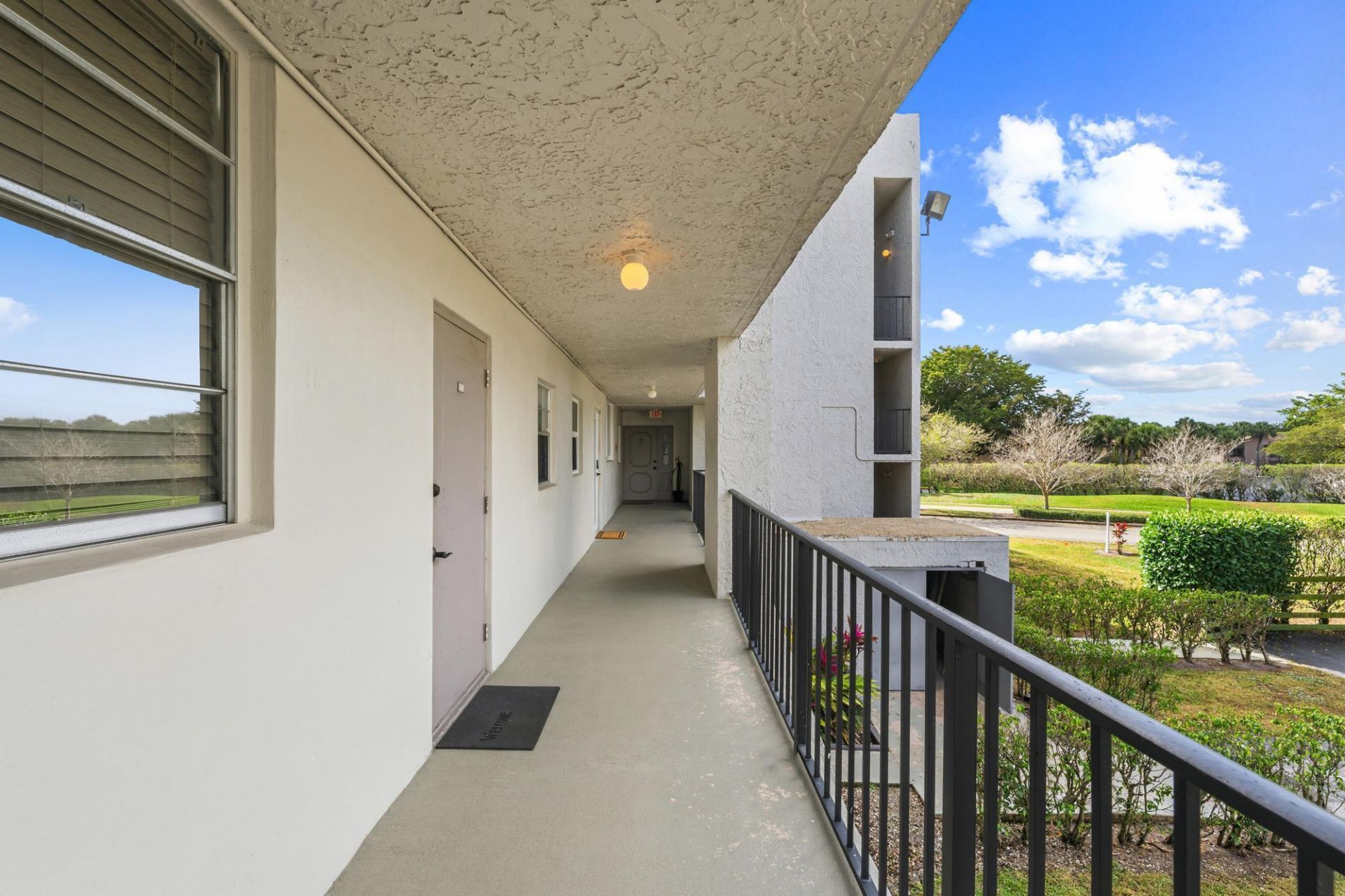 9340 Lagoon Place, Unit 206, Davie, FL 33324 Photo