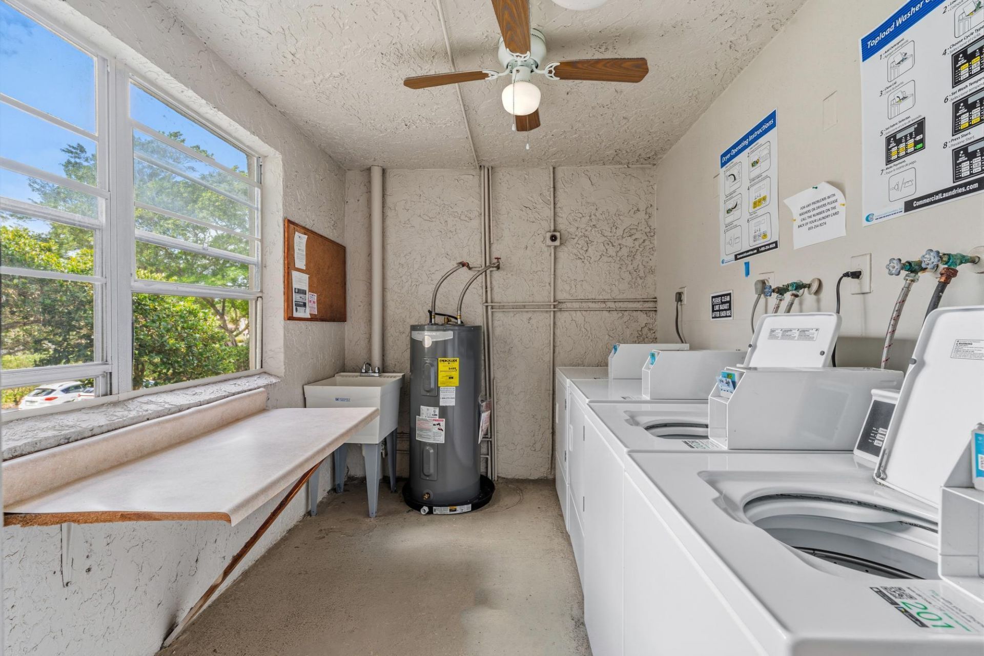 9340 Lagoon Place, Unit 206, Davie, FL 33324 Photo