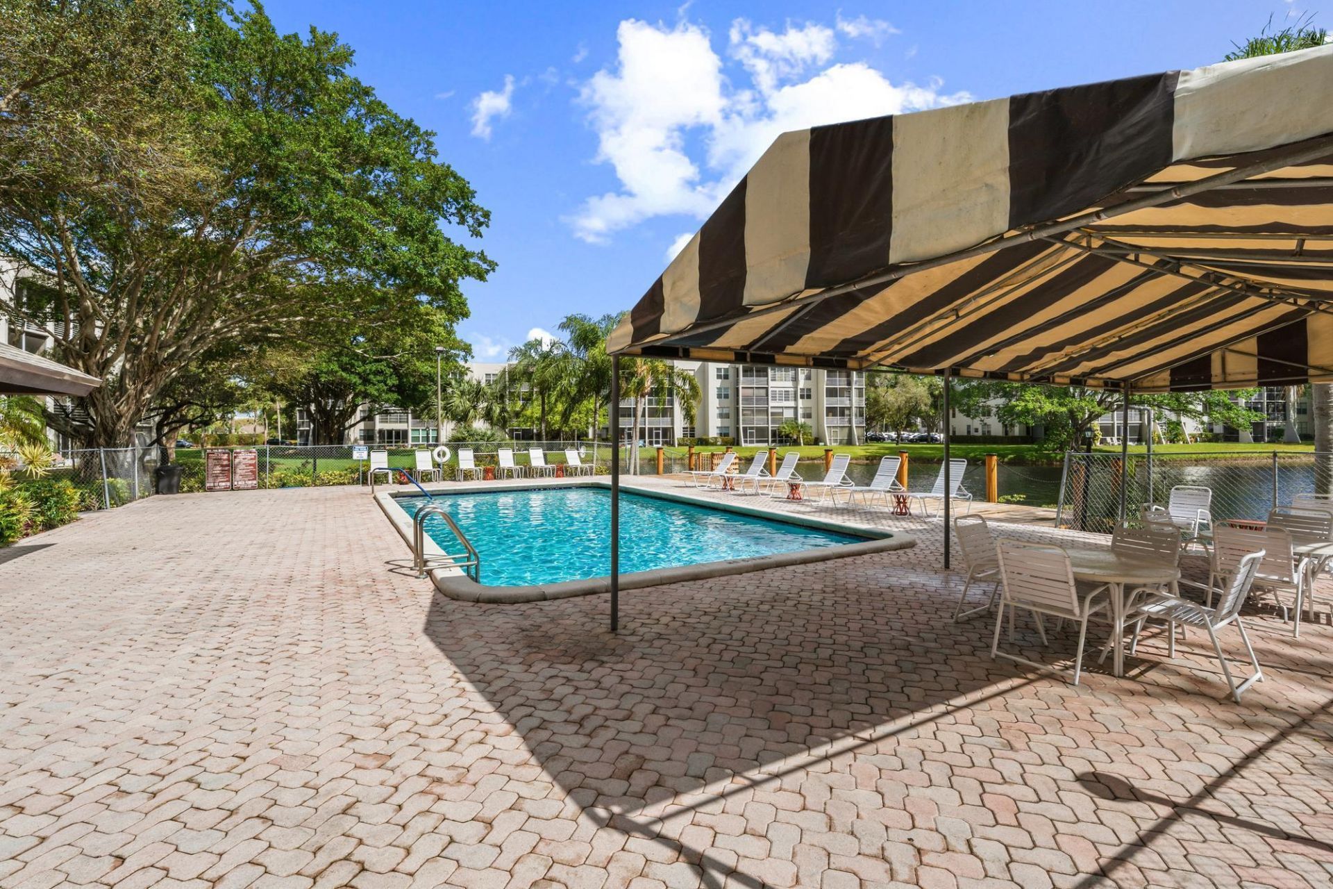 9340 Lagoon Place, Unit 206, Davie, FL 33324 Photo