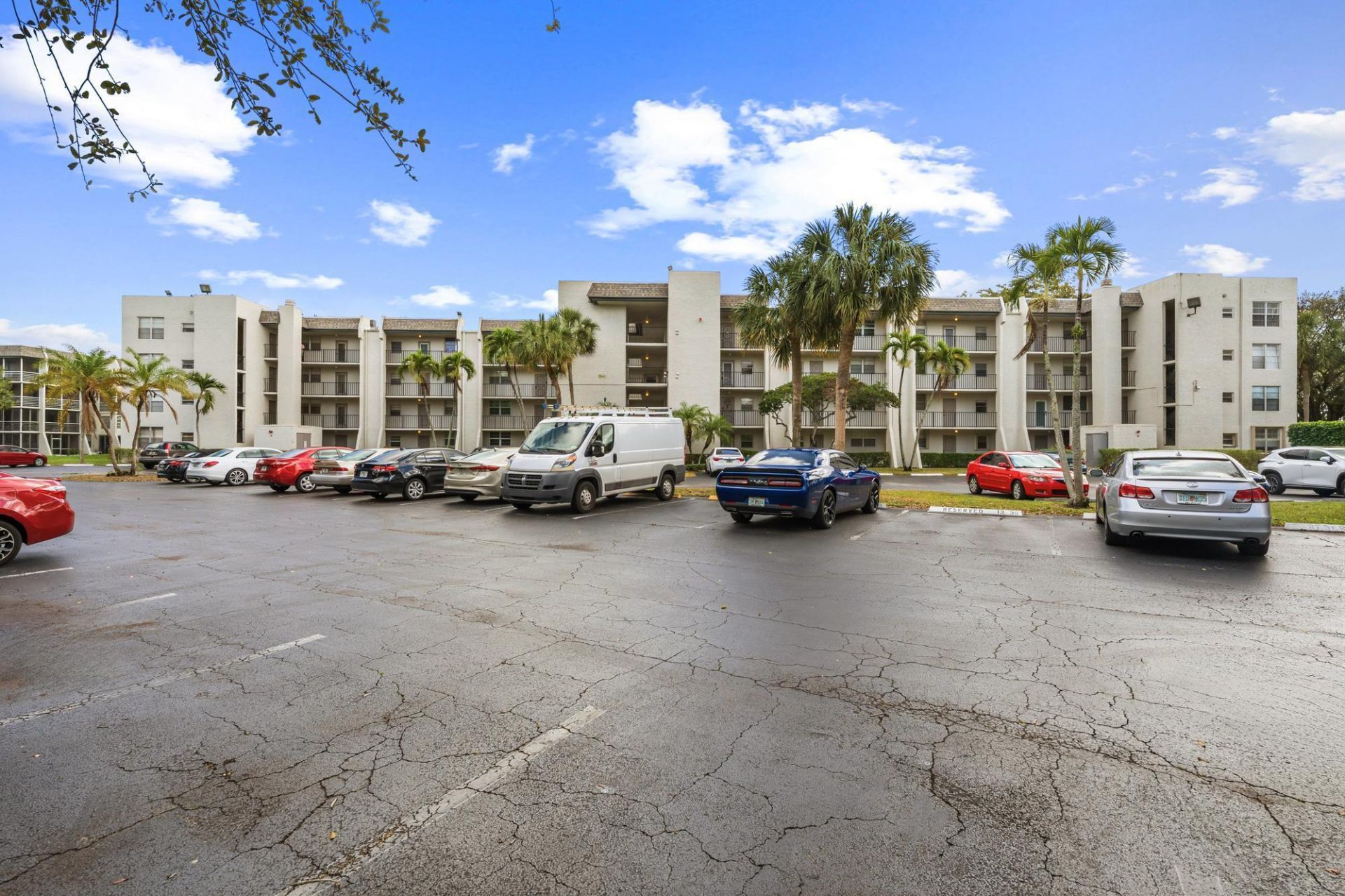 9340 Lagoon Place, Unit 206, Davie, FL 33324 Photo