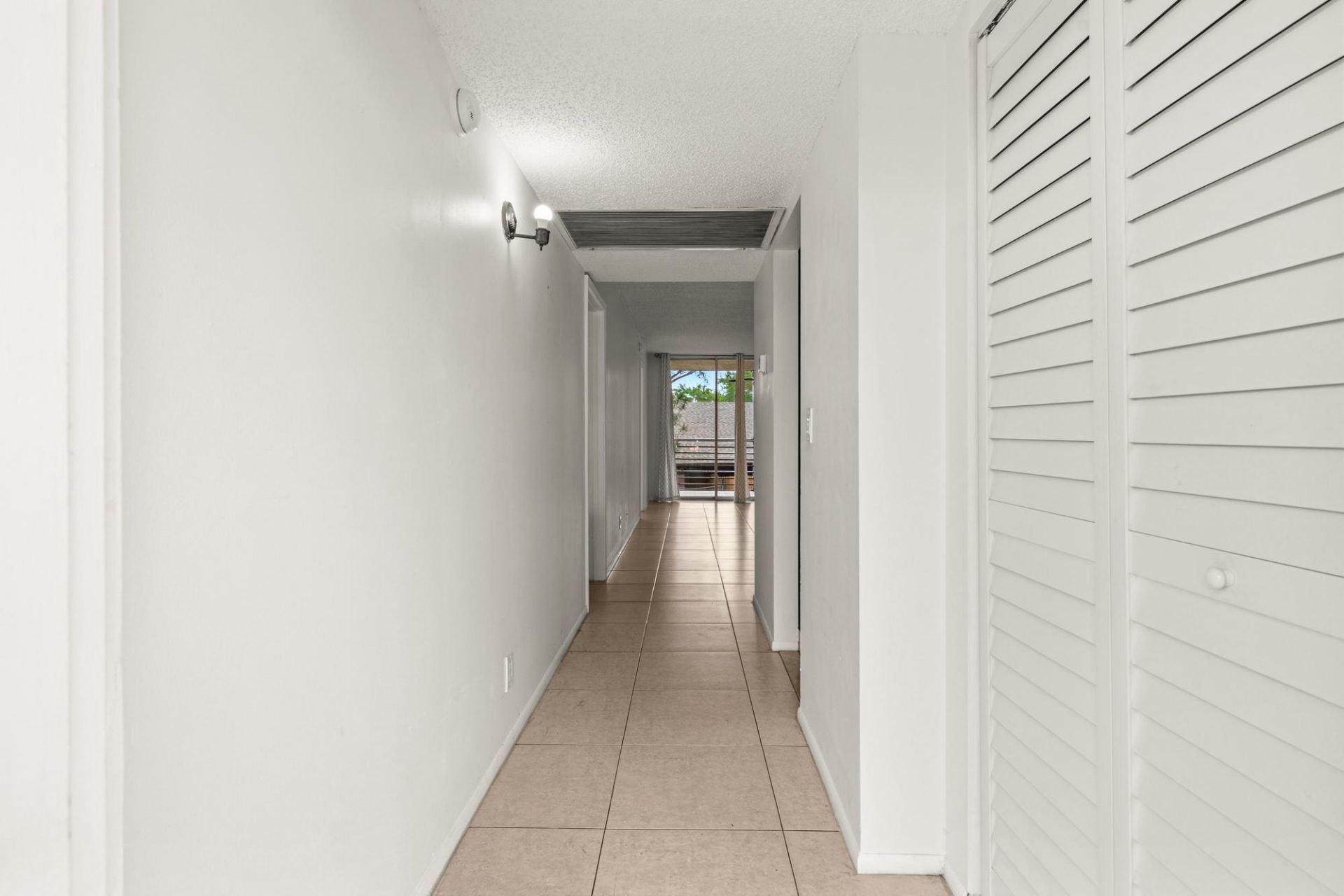 9340 Lagoon Place, Unit 206, Davie, FL 33324 Photo