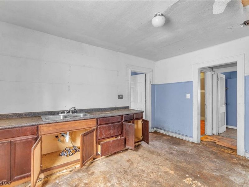 11701 Gay Avenue, Cleveland, OH 44105 Photo 18