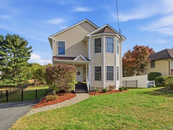 28 Hewitt Street , Garnerville, NY 10923