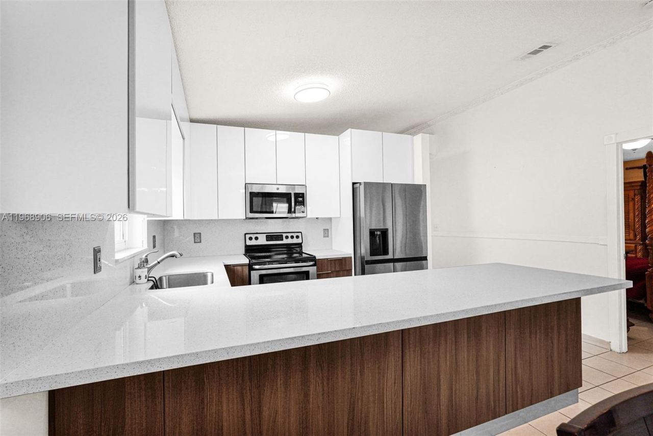 3289 W 70th St , Hialeah, FL 33018 Photo