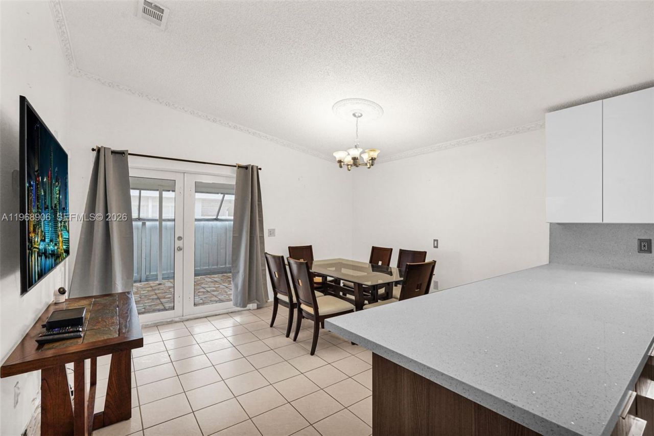 3289 W 70th St , Hialeah, FL 33018 Photo