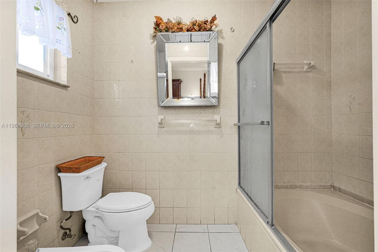 3289 W 70th St , Hialeah, FL 33018 Photo