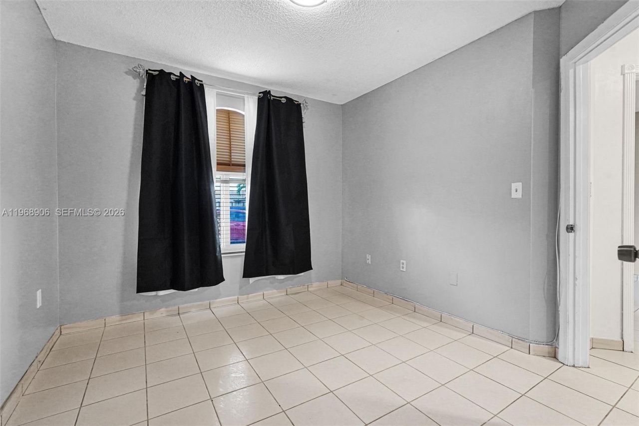 3289 W 70th St , Hialeah, FL 33018 Photo