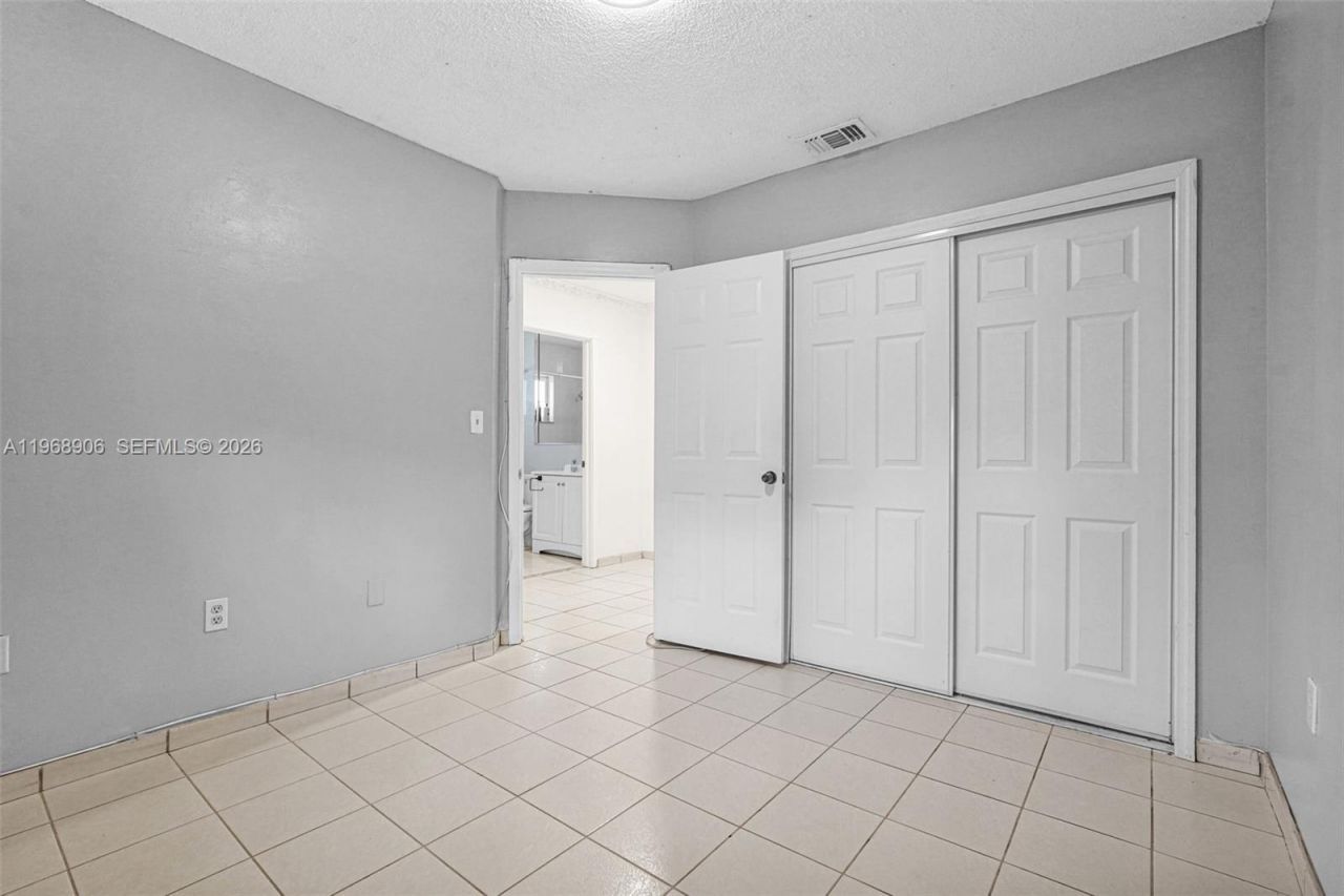 3289 W 70th St , Hialeah, FL 33018 Photo