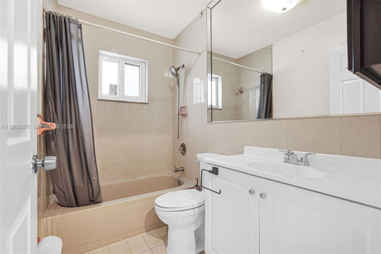 3289 W 70th St , Hialeah, FL 33018 Photo