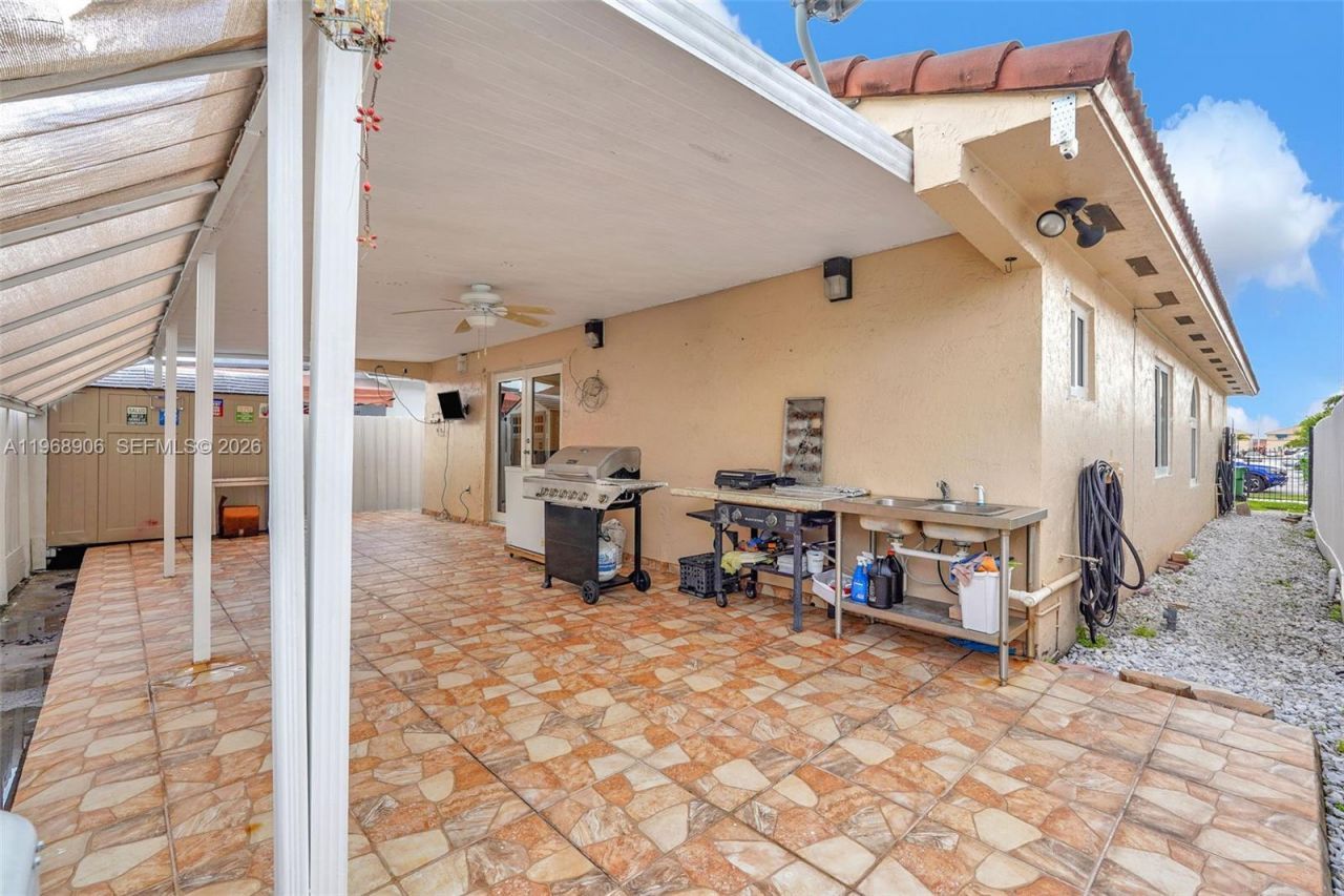 3289 W 70th St , Hialeah, FL 33018 Photo