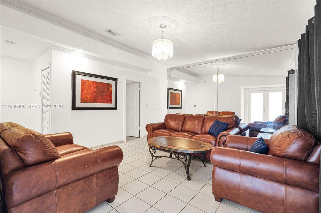 3289 W 70th St , Hialeah, FL 33018 Photo