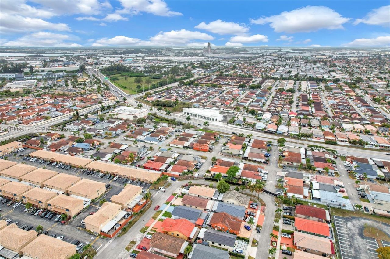 3289 W 70th St , Hialeah, FL 33018 Photo