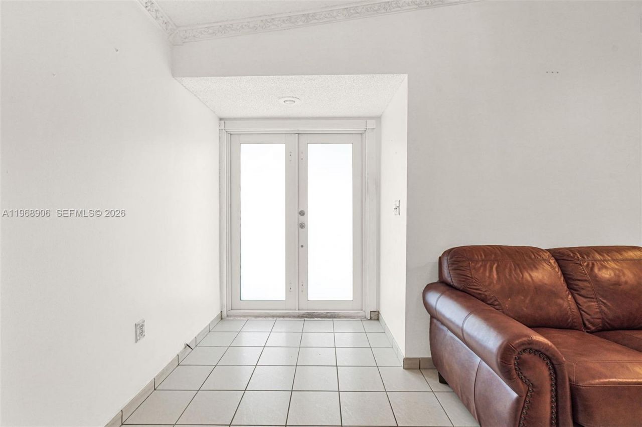 3289 W 70th St , Hialeah, FL 33018 Photo