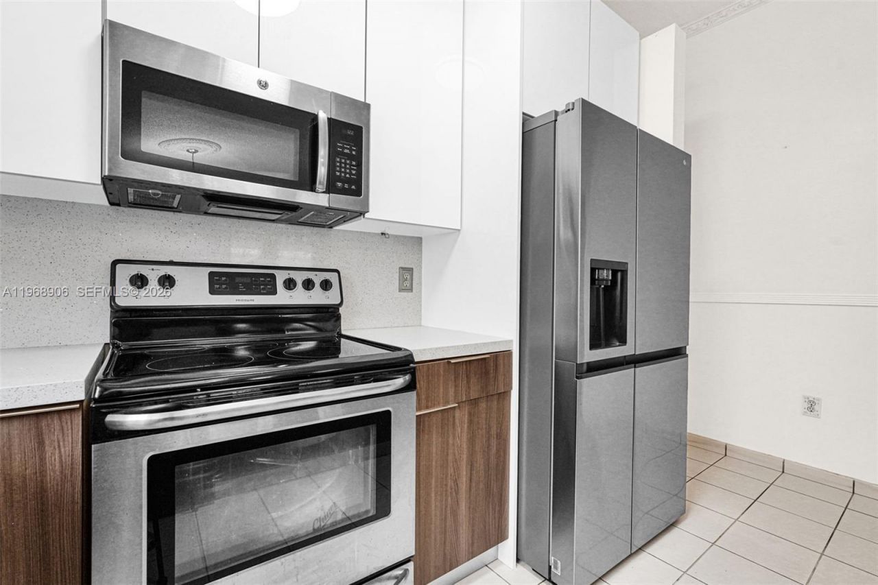 3289 W 70th St , Hialeah, FL 33018 Photo