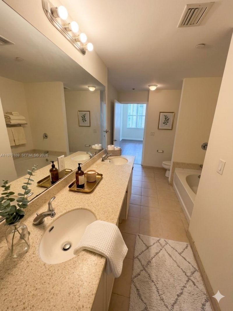 3340 NE 190th St, Unit 1105, Aventura, FL 33180 Photo