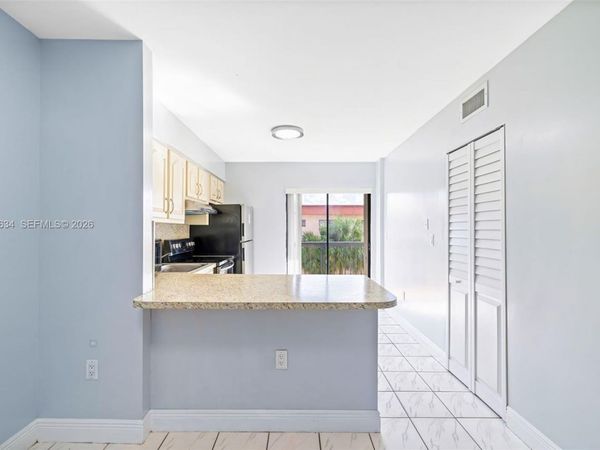 5400 W 21st Ct, Unit 402, Hialeah, FL 33016