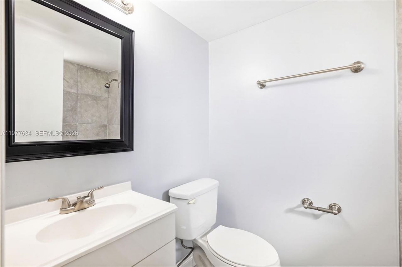 5400 W 21st Ct, Unit 402, Hialeah, FL 33016 Photo