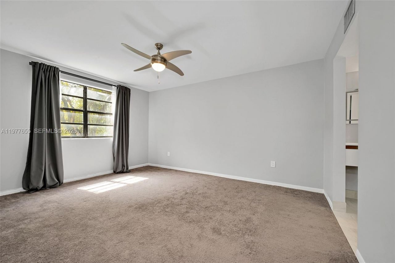 8600 NW 34th Pl, Unit B206, Sunrise, FL 33351 Photo