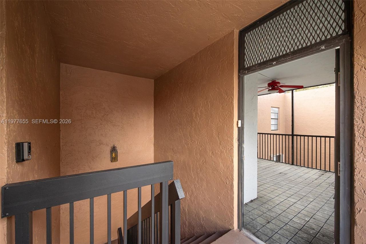 8600 NW 34th Pl, Unit B206, Sunrise, FL 33351 Photo