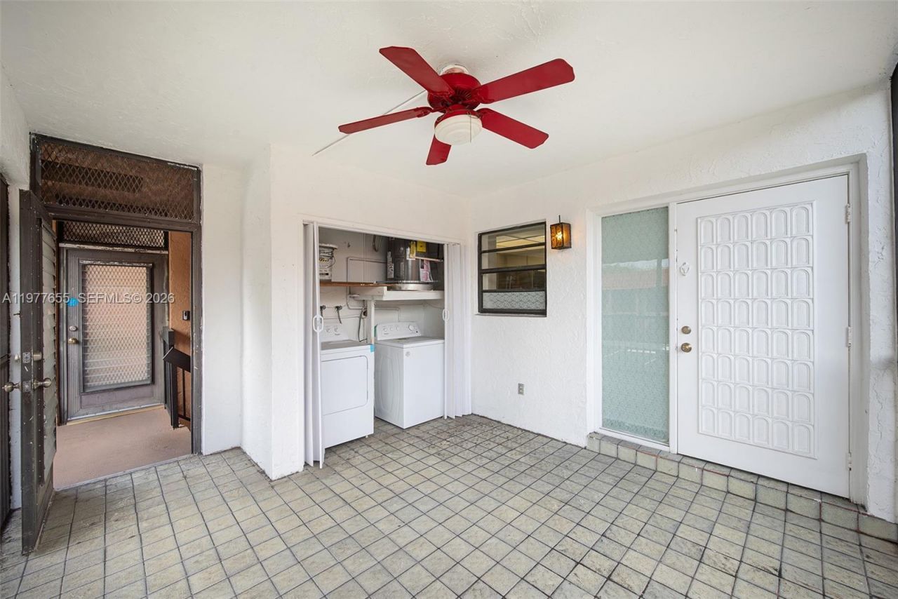 8600 NW 34th Pl, Unit B206, Sunrise, FL 33351 Photo