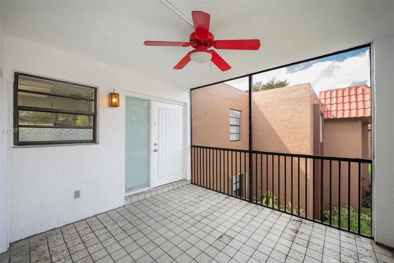 8600 NW 34th Pl, Unit B206, Sunrise, FL 33351 Photo