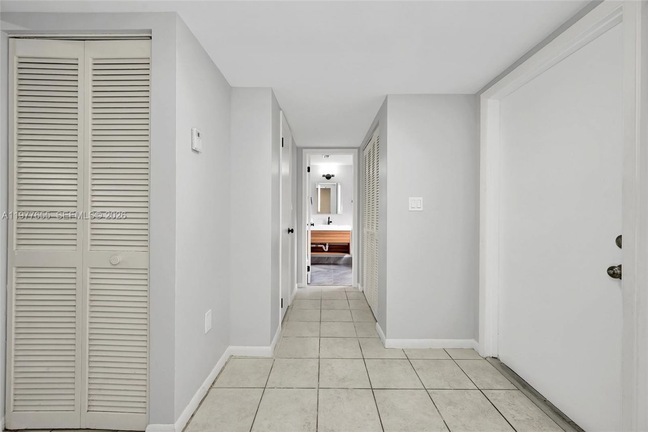 8600 NW 34th Pl, Unit B206, Sunrise, FL 33351 Photo