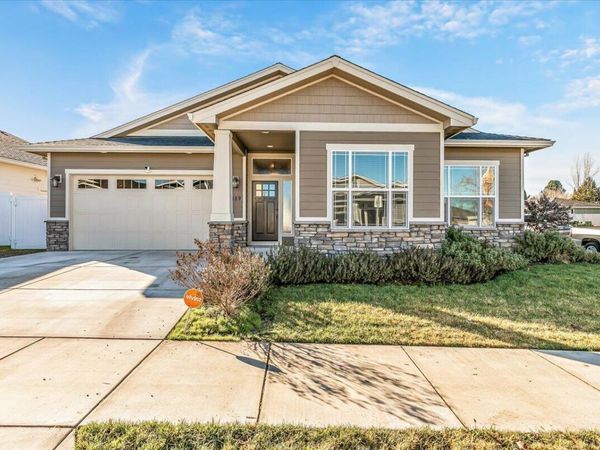 1189 Lindsey Court, Central Point, OR 97502