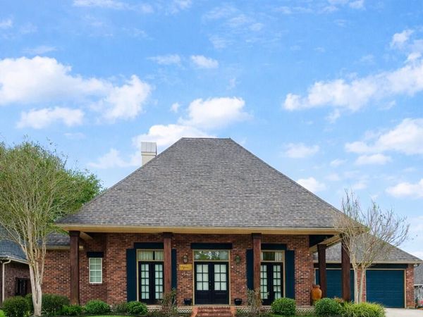 106 Freeport Circle, Lafayette, LA 70508