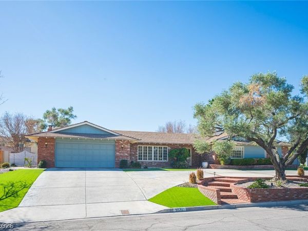 3675 Greencrest Drive, Las Vegas, NV 89121