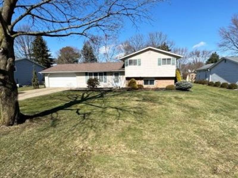 33562 Bainbridge Road, North Ridgeville, OH 44039 Photo 1