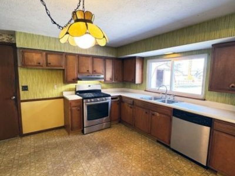 33562 Bainbridge Road, North Ridgeville, OH 44039 Photo 7