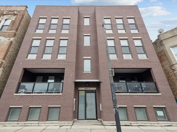3035 W Belmont Avenue, Unit 2E, Chicago, IL 60618