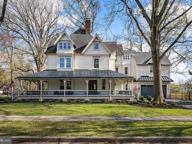 140 E CENTRAL AVENUE, MOORESTOWN, NJ 08057