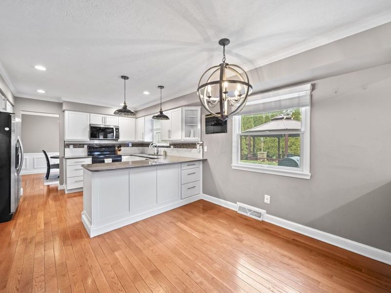 8914 Stonehenge Drive NW, Pickerington, OH 43147 Photo 12