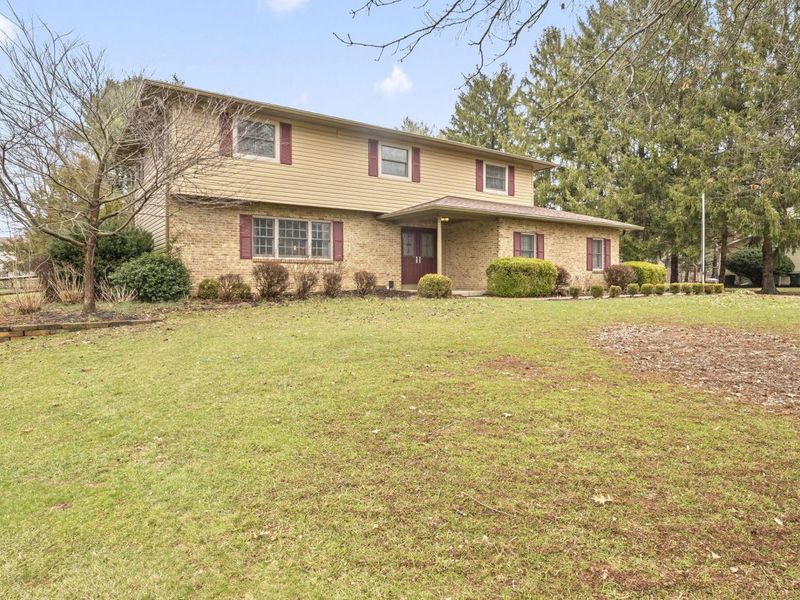 8914 Stonehenge Drive NW, Pickerington, OH 43147 Photo 3