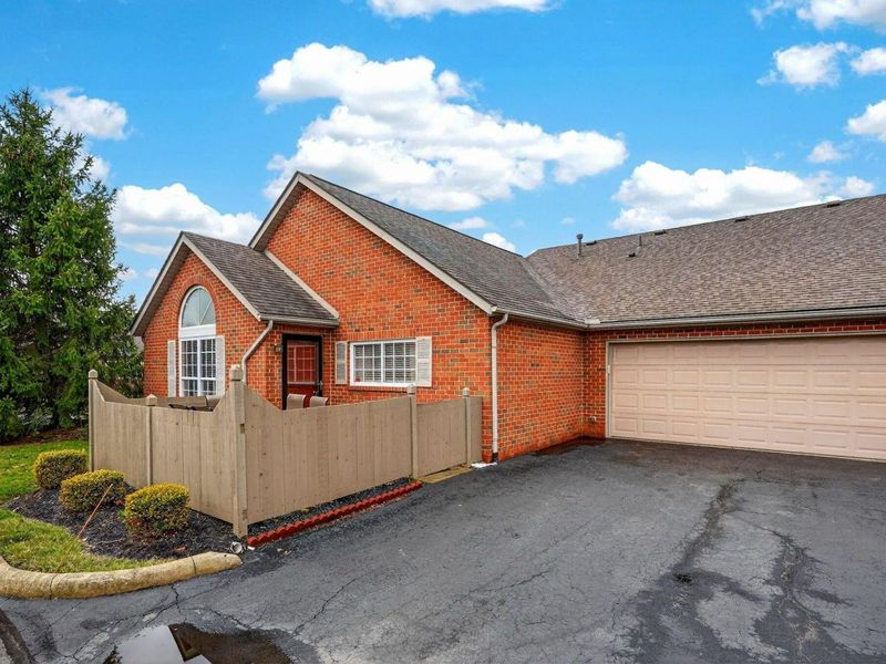 6836 Newrock Drive, Unit 21, New Albany, OH 43054 Photo 3