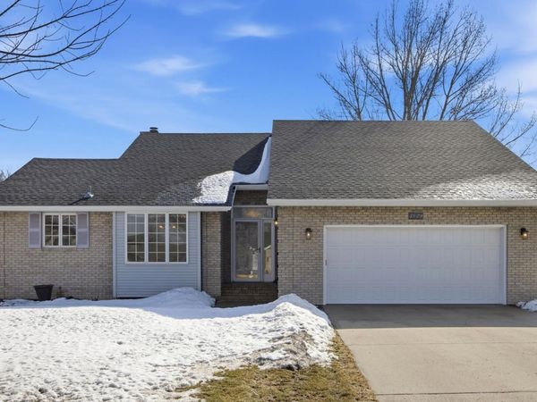 3829 10th Street N, Fargo, ND 58102