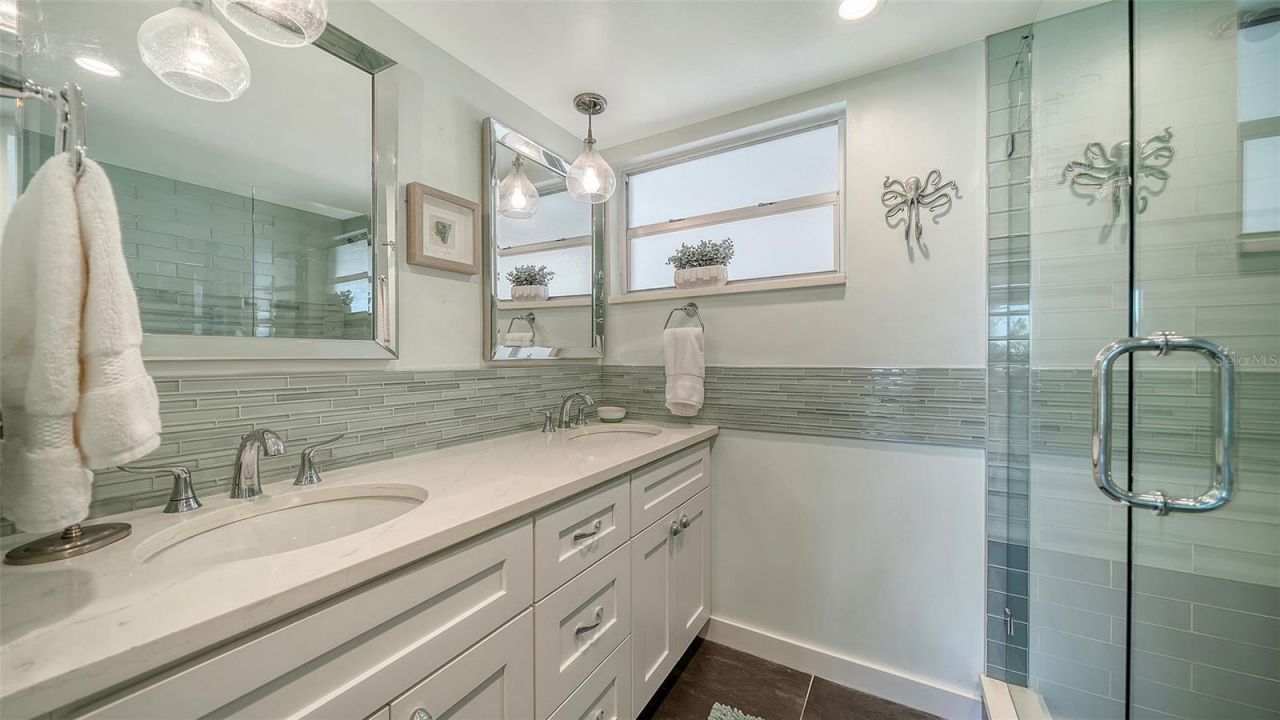 4440 Exeter Drive, Unit 301, Longboat Key, FL 34228 Photo