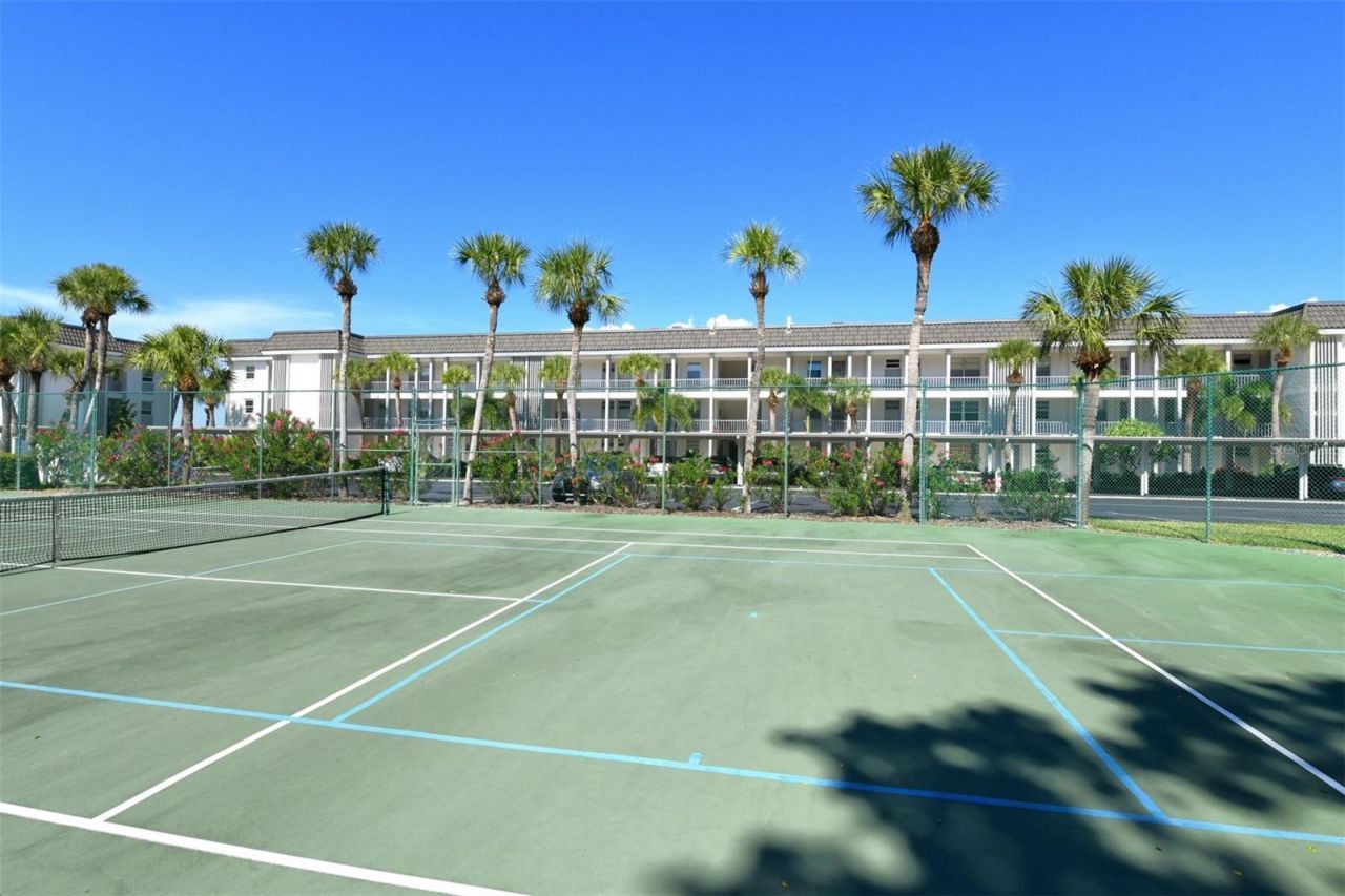 4440 Exeter Drive, Unit 301, Longboat Key, FL 34228 Photo