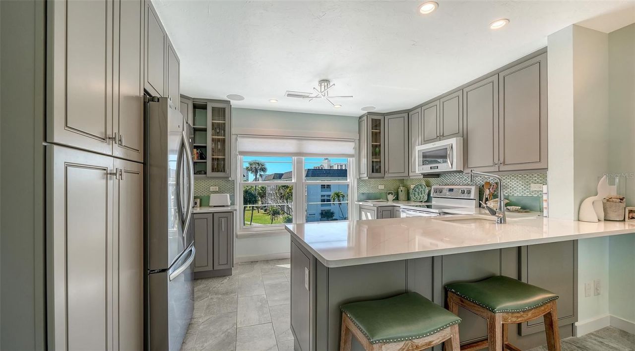 4440 Exeter Drive, Unit 301, Longboat Key, FL 34228 Photo