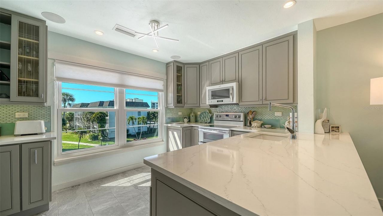 4440 Exeter Drive, Unit 301, Longboat Key, FL 34228 Photo