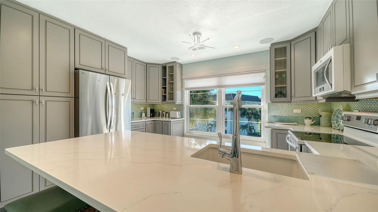 4440 Exeter Drive, Unit 301, Longboat Key, FL 34228 Photo
