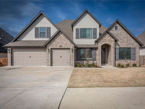 1281 Elizabeth Loop, Bentonville, AR 72713