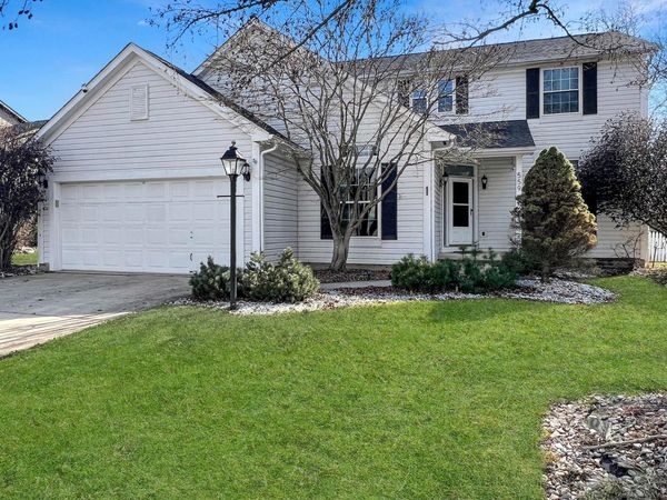 559 Cherry Hill Drive , Pickerington, OH 43147